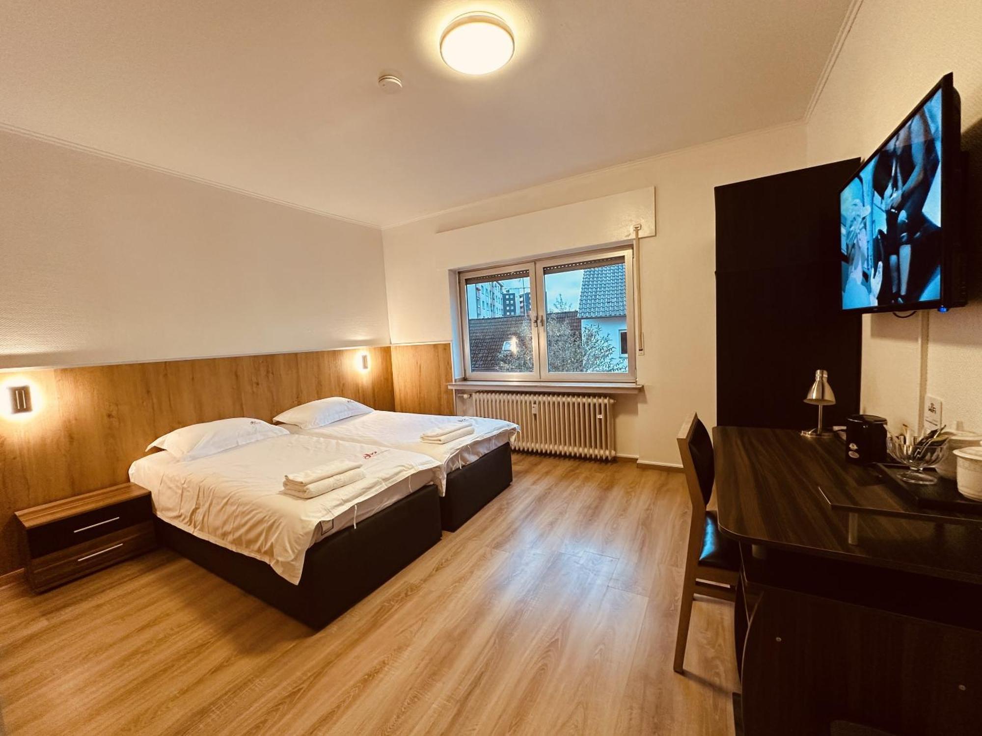 Hotel Destille Dormagen Room photo