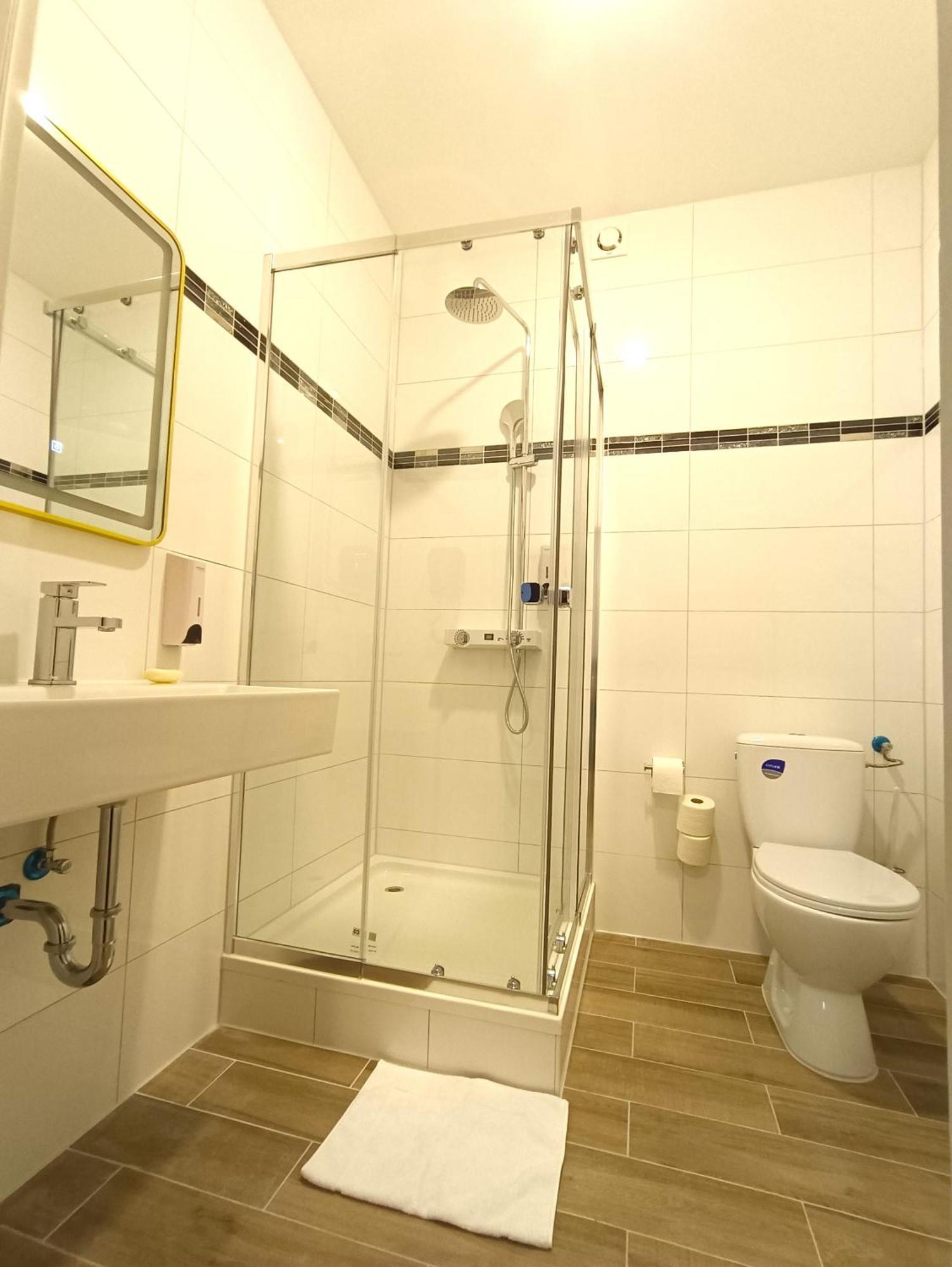 Hotel Destille Dormagen Room photo