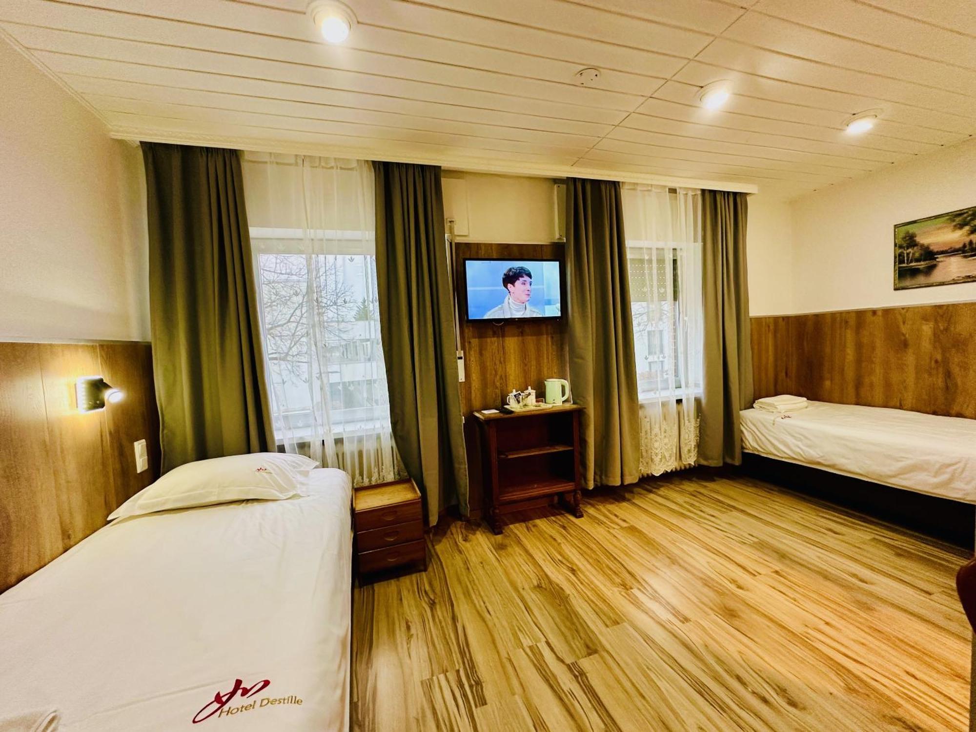 Hotel Destille Dormagen Room photo