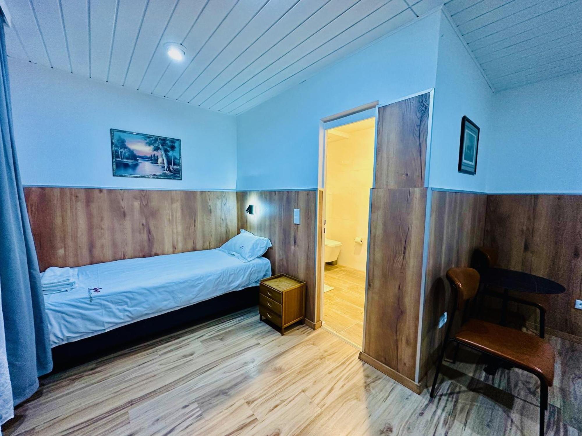 Hotel Destille Dormagen Room photo