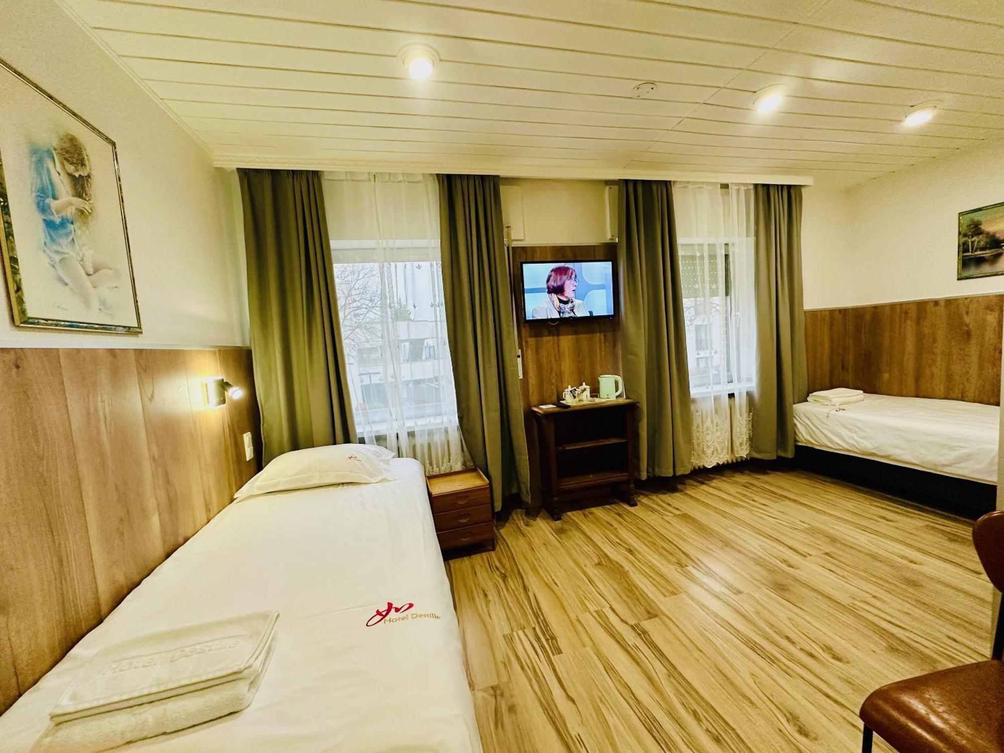 Hotel Destille Dormagen Room photo