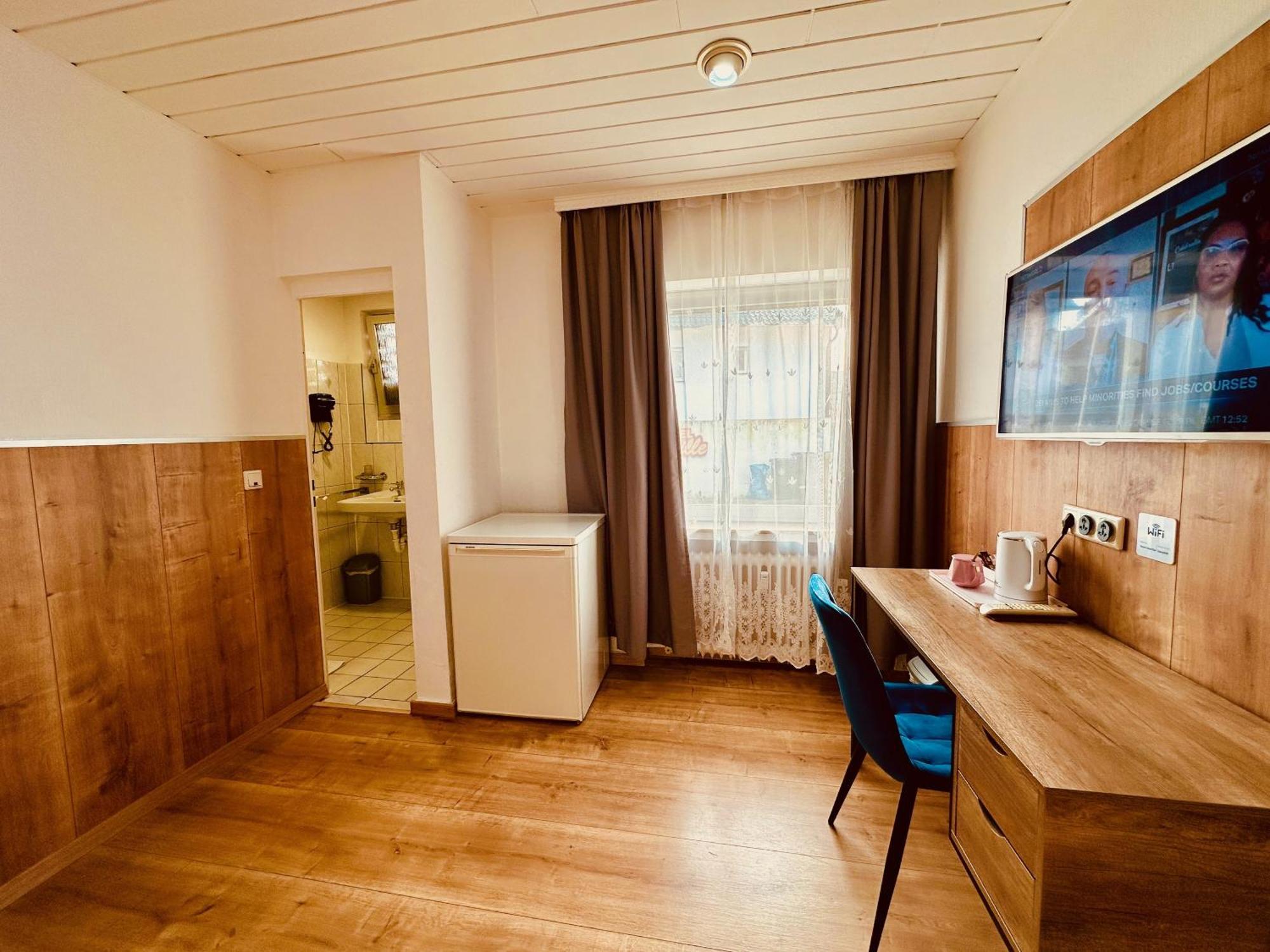 Hotel Destille Dormagen Room photo