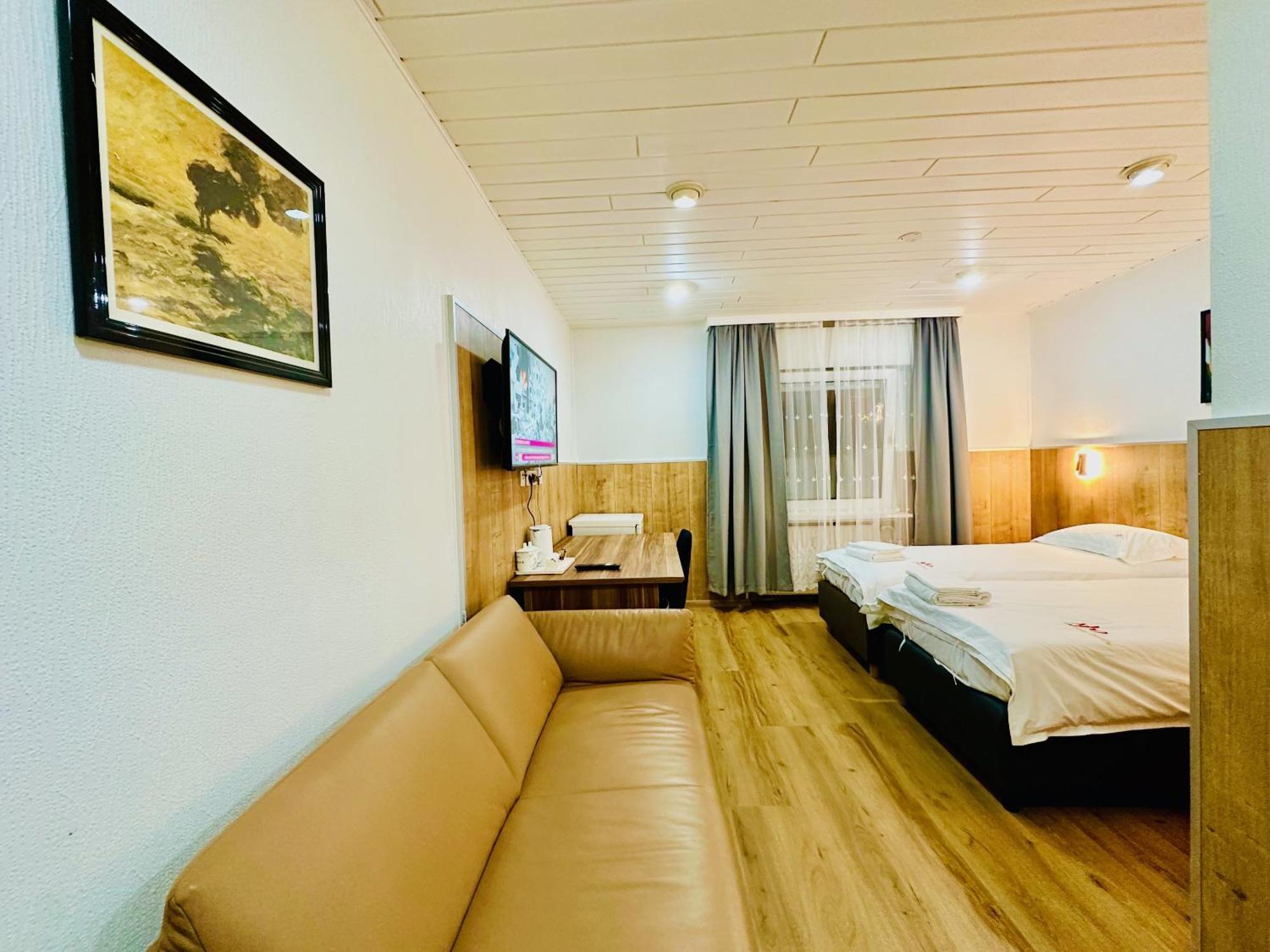 Hotel Destille Dormagen Room photo