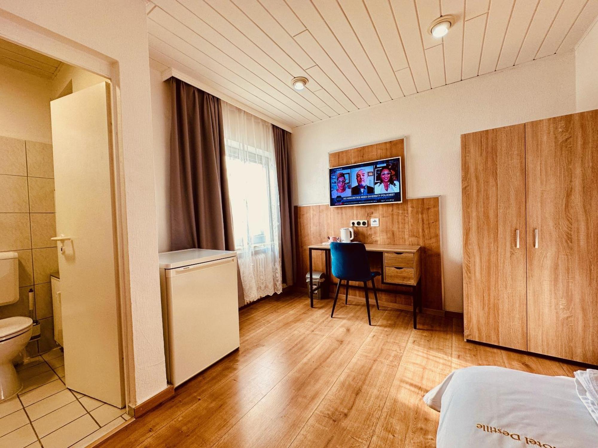 Hotel Destille Dormagen Room photo