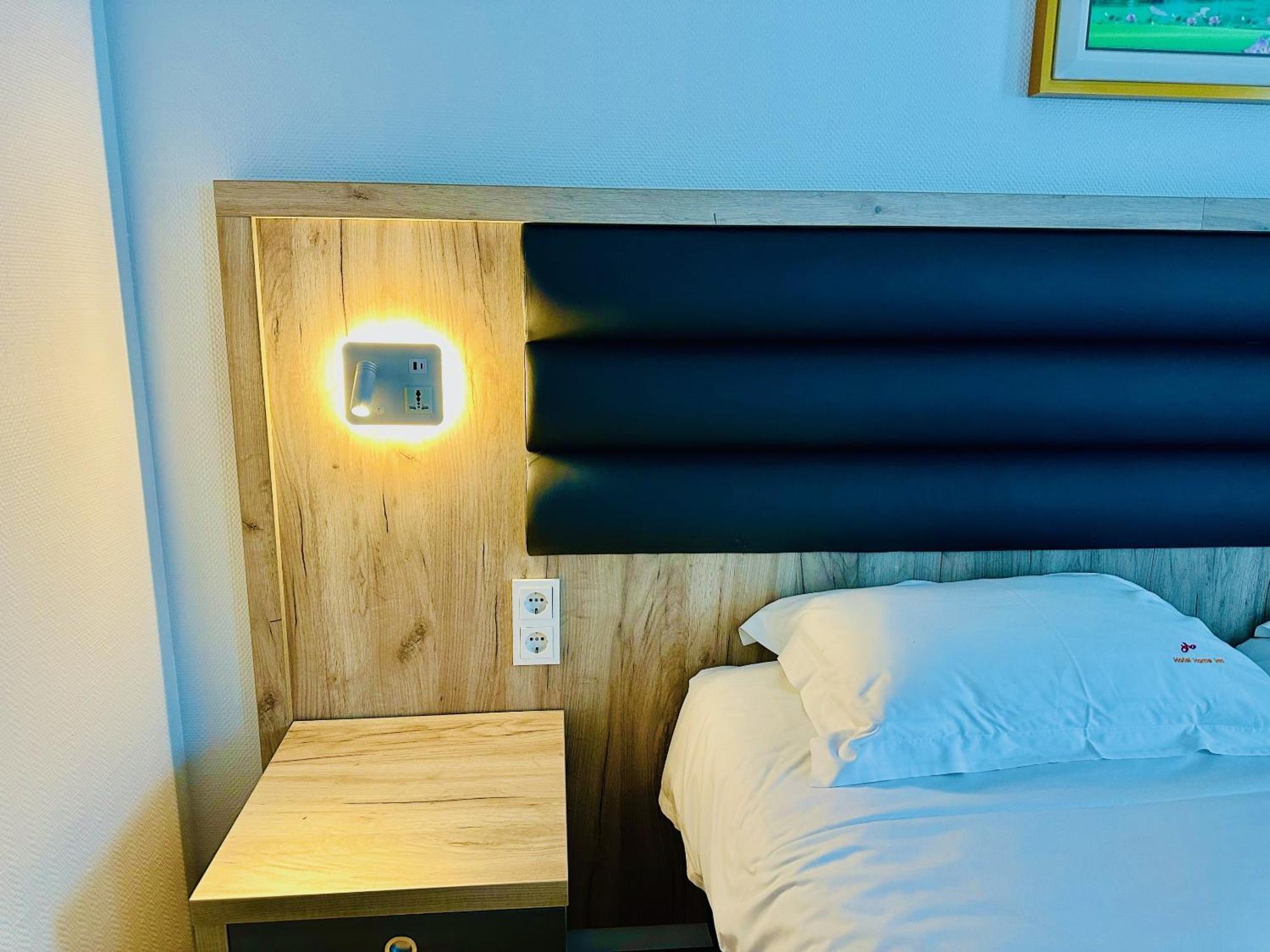 Hotel Destille Dormagen Room photo
